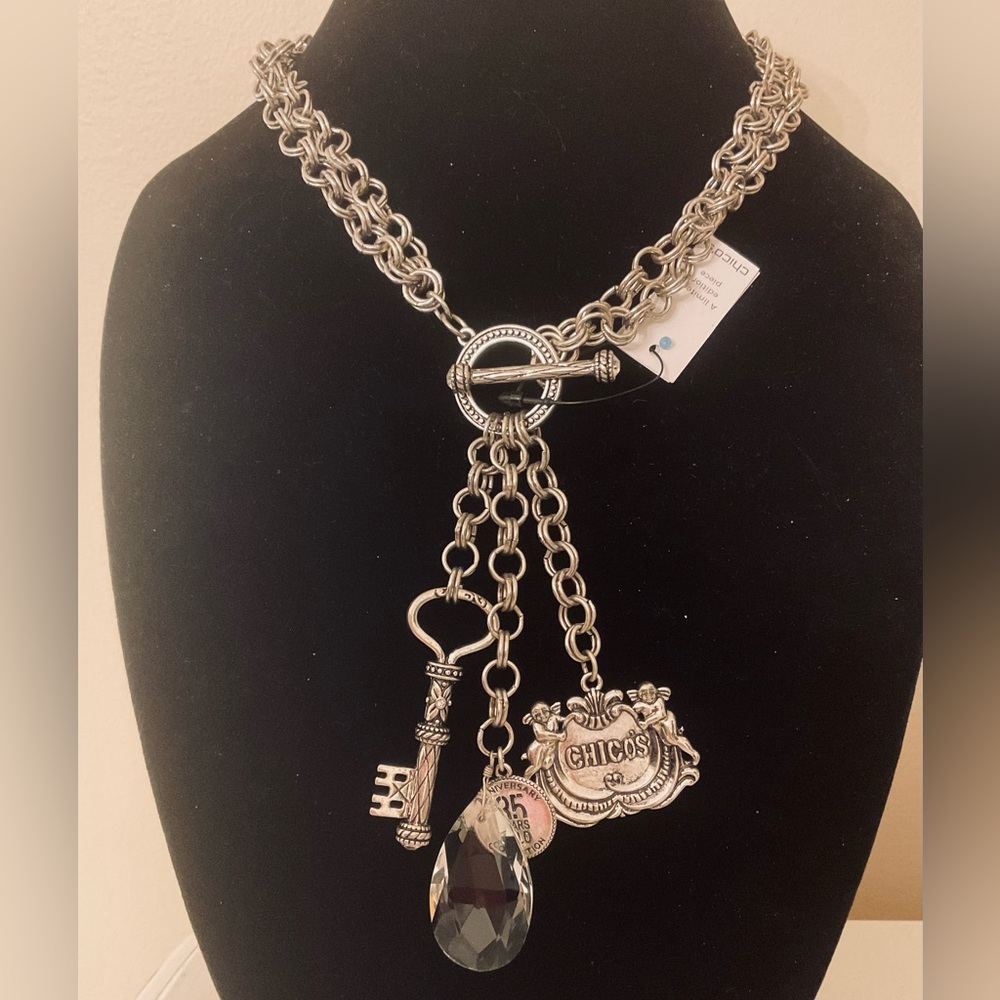 #138 NWT Chicos 35th Anniversary Limited Edition Silvertone Toggle Necklace